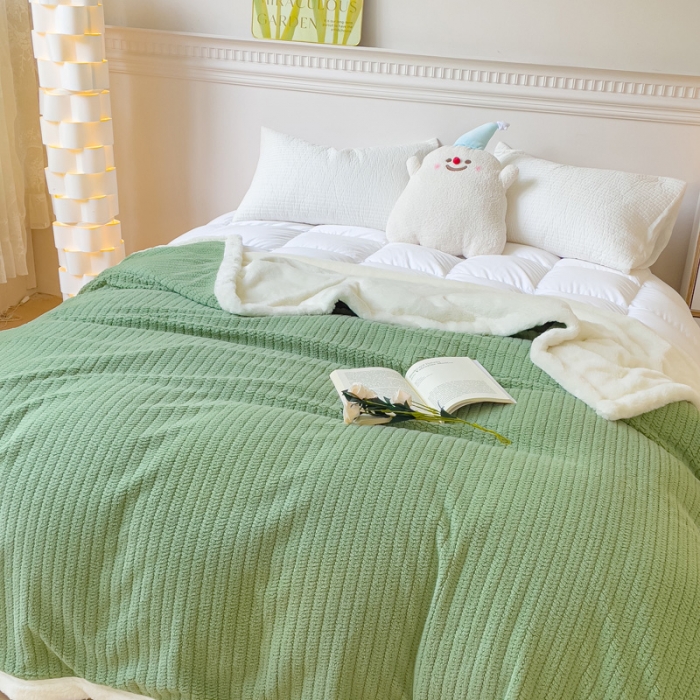 91家纺网 家纺一手货源 找家纺 （总）春妮 2023新款A面编织绒+B面兔毛绒毛毯双层盖毯