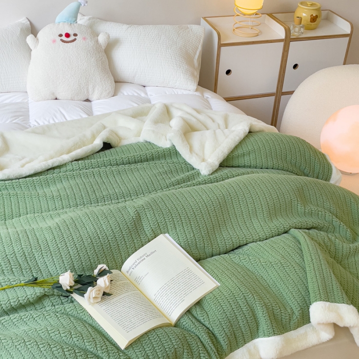 91家纺网 家纺一手货源 找家纺 （总）春妮 2023新款A面编织绒+B面兔毛绒毛毯双层盖毯