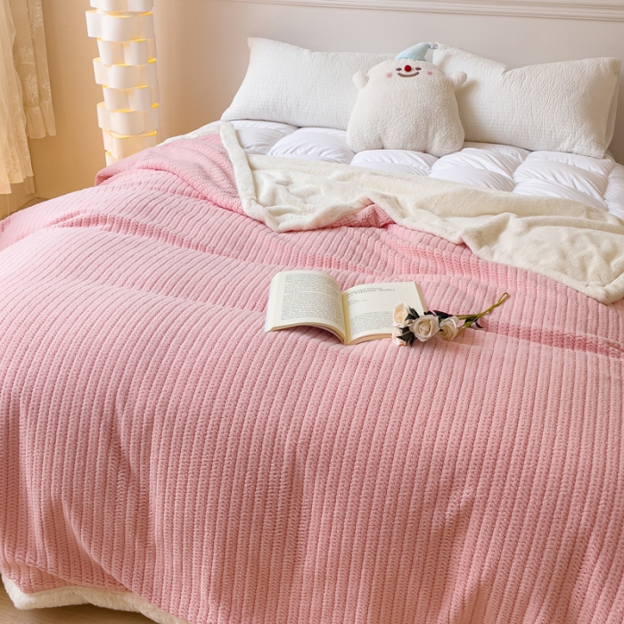 91家纺网 家纺一手货源 找家纺 春妮 2023新款A面编织绒+B面兔毛绒毛毯双层盖毯 豆沙粉