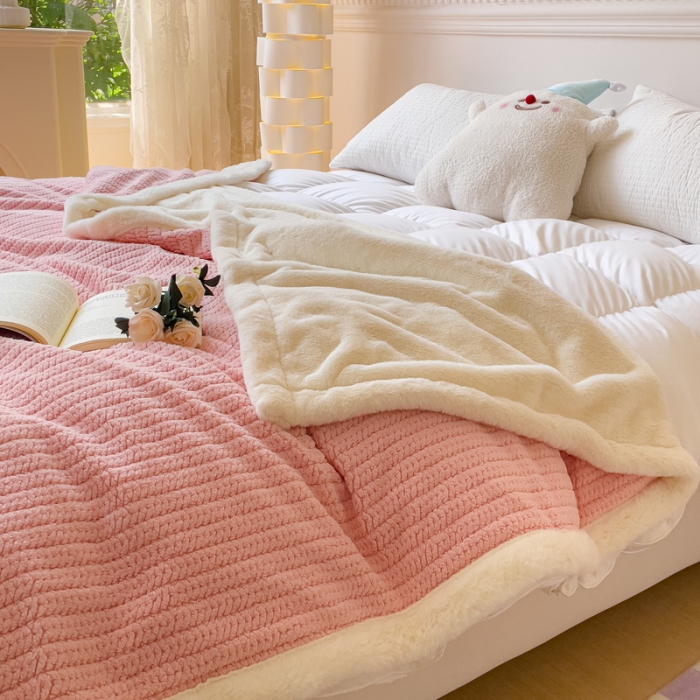 91家纺网 家纺一手货源 找家纺 春妮 2023新款A面编织绒+B面兔毛绒毛毯双层盖毯 豆沙粉