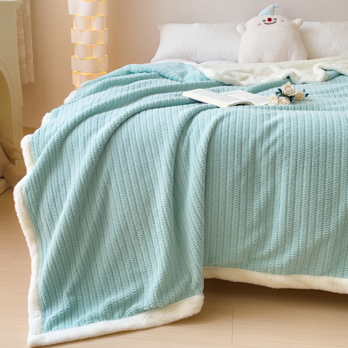 91家纺网 家纺一手货源 找家纺 春妮 2023新款A面编织绒+B面兔毛绒毛毯双层盖毯 湖水蓝