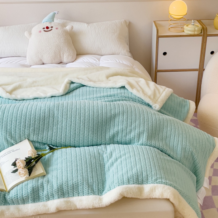 91家纺网 家纺一手货源 找家纺 春妮 2023新款A面编织绒+B面兔毛绒毛毯双层盖毯 湖水蓝