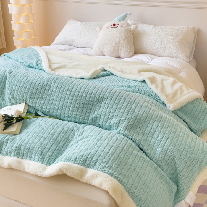 91家纺网 家纺一手货源 找家纺 春妮 2023新款A面编织绒+B面兔毛绒毛毯双层盖毯 湖水蓝