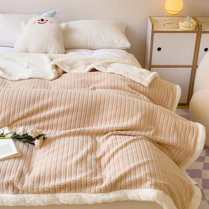 91家纺网 家纺一手货源 找家纺 春妮 2023新款A面编织绒+B面兔毛绒毛毯双层盖毯 浅卡其