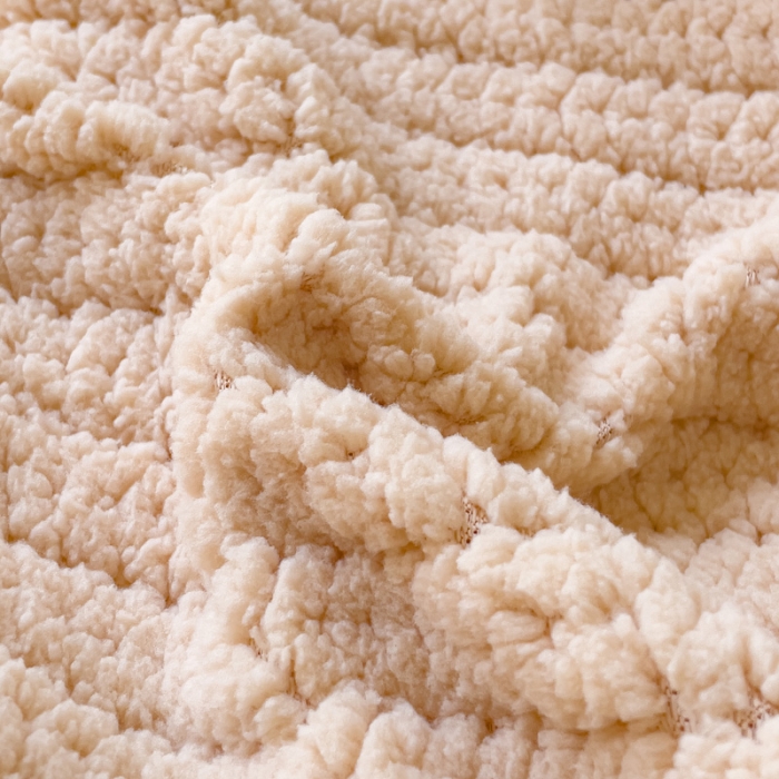 91家纺网 家纺一手货源 找家纺 春妮 2023新款A面编织绒+B面兔毛绒毛毯双层盖毯 浅卡其