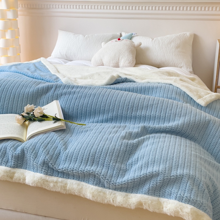 91家纺网 家纺一手货源 找家纺 春妮 2023新款A面编织绒+B面兔毛绒毛毯双层盖毯 天空蓝