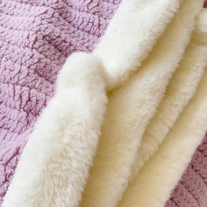 91家纺网 家纺一手货源 找家纺 春妮 2023新款A面编织绒+B面兔毛绒毛毯双层盖毯 芋泥紫