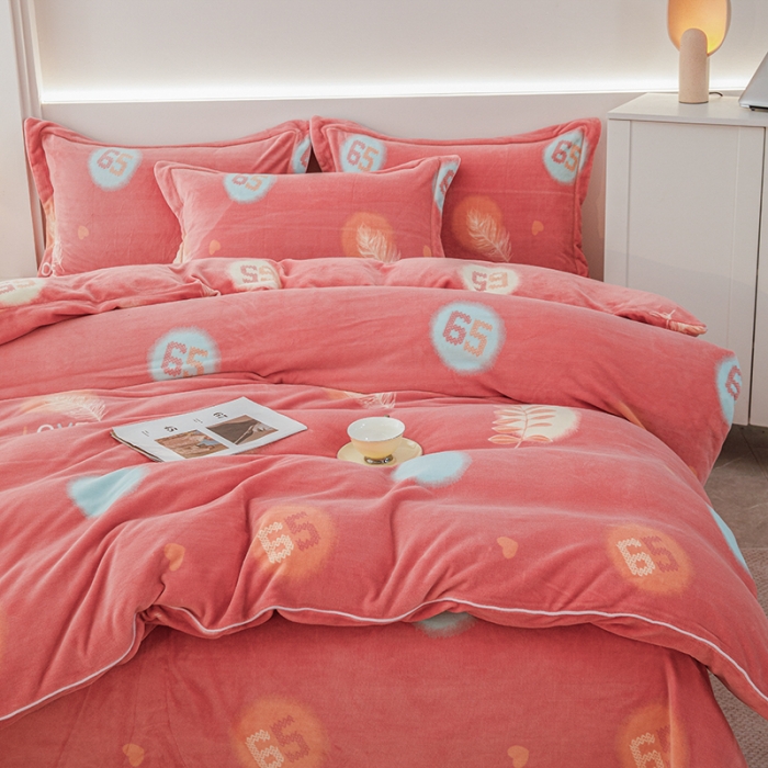 91家纺网 家纺一手货源 找家纺 尚品凤凰2025新款高克重印花牛奶绒四件套-工艺款 三叶草  桔