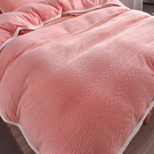 91家纺网 家纺一手货源 找家纺 畅畅家纺 2023新款A类雕花绒牛奶绒四件套 安娜-粉