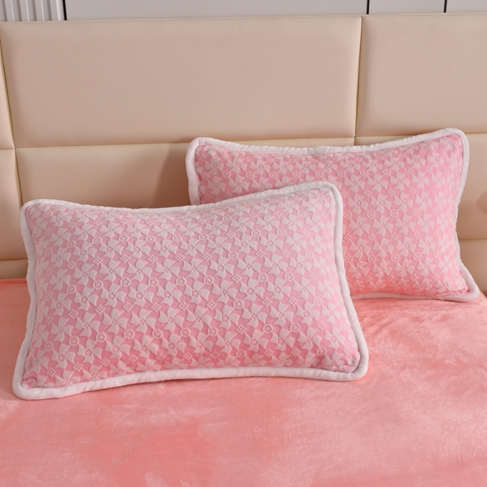 91家纺网 家纺一手货源 找家纺 畅畅家纺 2023新款A类雕花绒牛奶绒四件套 大风车-粉