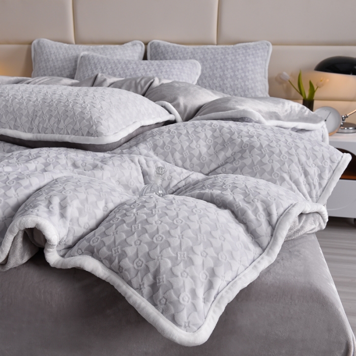 91家纺网 家纺一手货源 找家纺 畅畅家纺 2023新款A类雕花绒牛奶绒四件套 大风车-浅灰