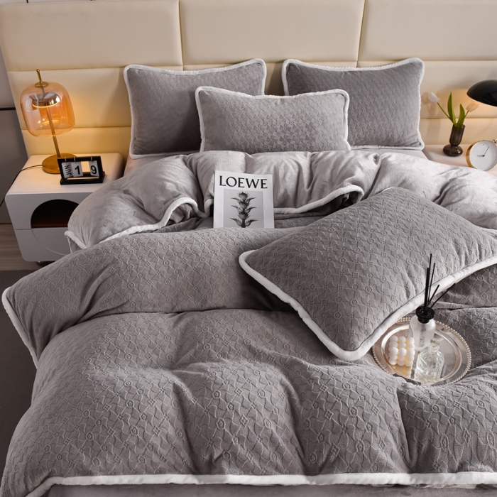 91家纺网 家纺一手货源 找家纺 畅畅家纺 2023新款A类雕花绒牛奶绒四件套 大风车-深灰