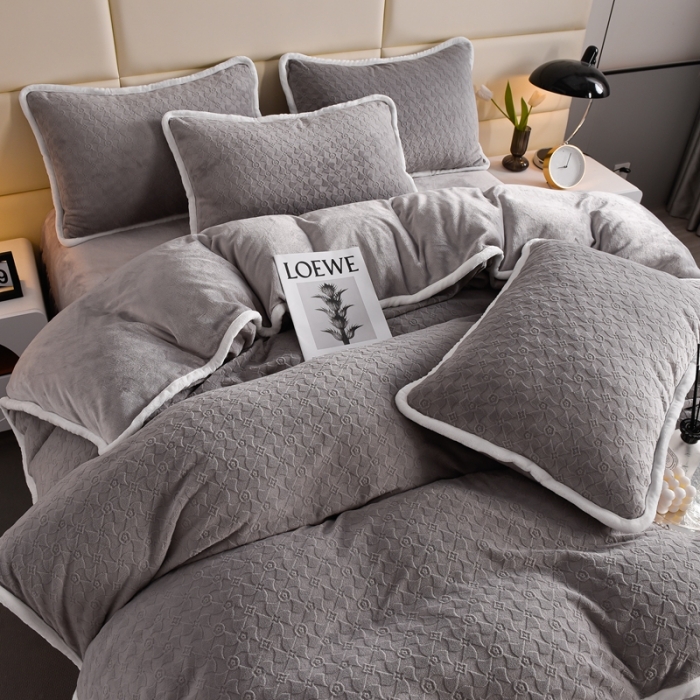 91家纺网 家纺一手货源 找家纺 畅畅家纺 2023新款A类雕花绒牛奶绒四件套 大风车-深灰