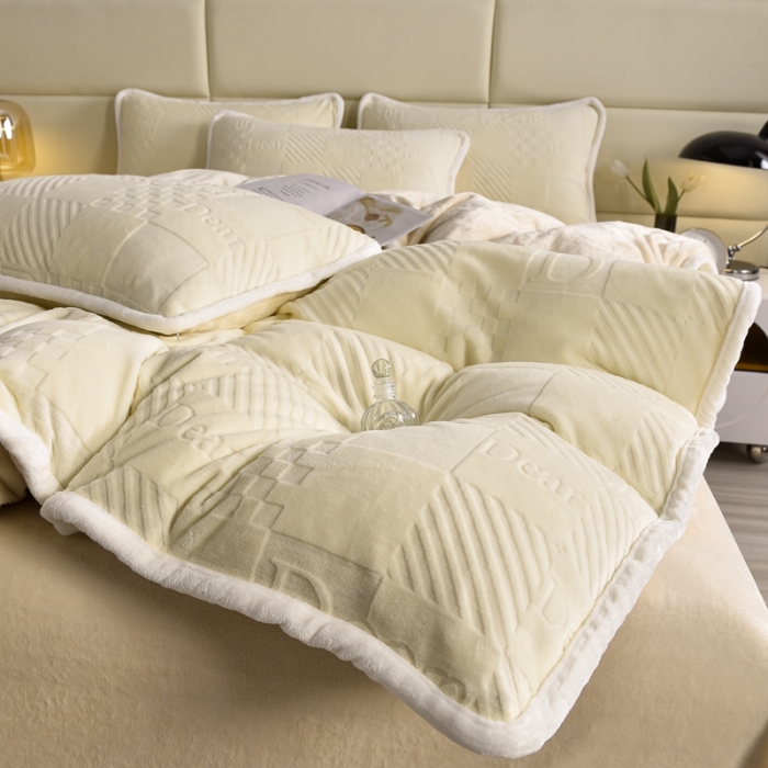 91家纺网 家纺一手货源 找家纺 畅畅家纺 2023新款A类雕花绒牛奶绒四件套 迪欧-奶白