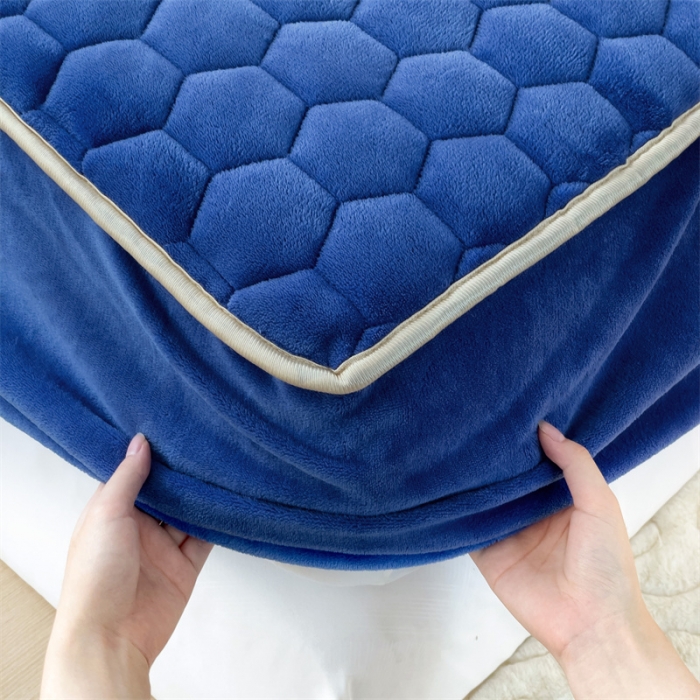 91家纺网 家纺一手货源 找家纺 总梦舒羽2025牛奶绒抗静电夹棉床笠床罩床单床盖床护垫套宿舍三件套