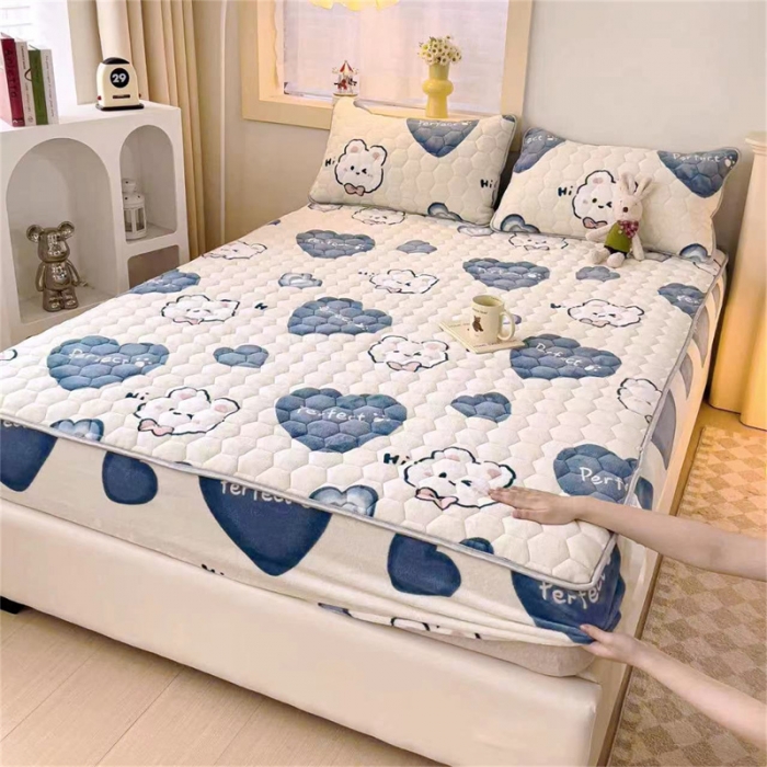 91家纺网 家纺一手货源 找家纺 梦舒羽 牛奶绒抗静电夹棉床笠床罩床单床盖床护垫套宿舍三件套 爱心兔