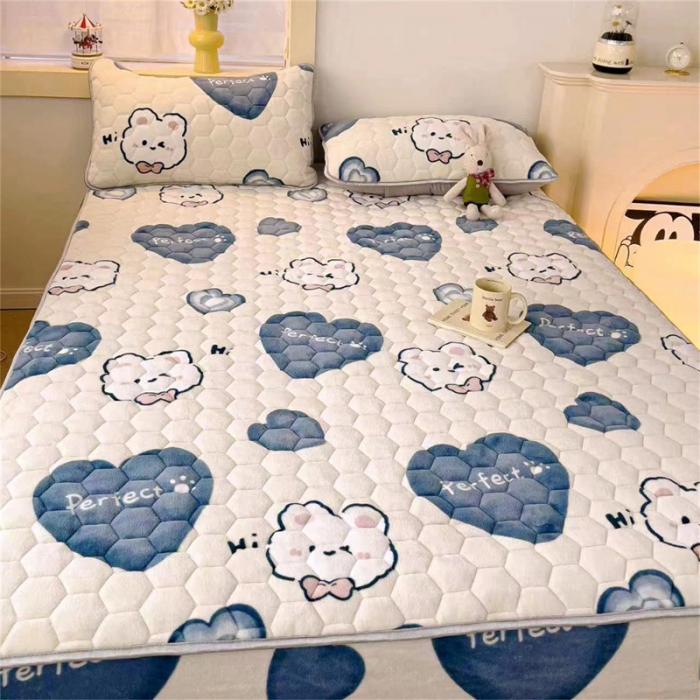 91家纺网 家纺一手货源 找家纺 梦舒羽 牛奶绒抗静电夹棉床笠床罩床单床盖床护垫套宿舍三件套 爱心兔