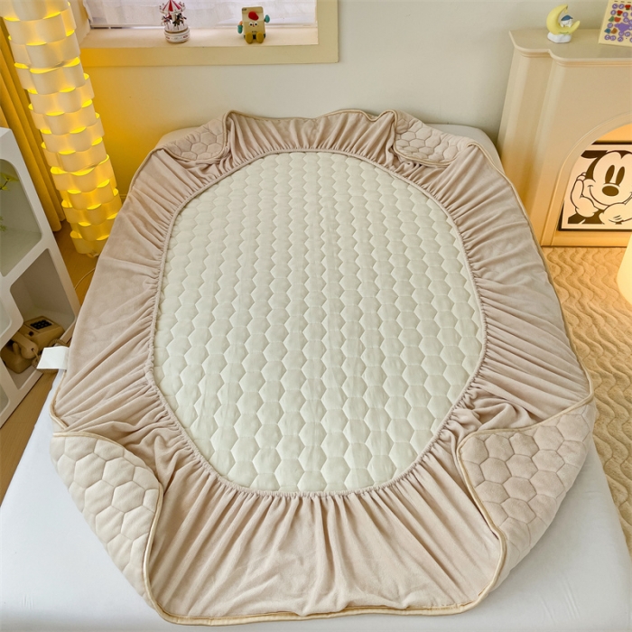 91家纺网 家纺一手货源 找家纺 梦舒羽 牛奶绒抗静电夹棉床笠床罩床单床盖床护垫套宿舍三件套 卡其米