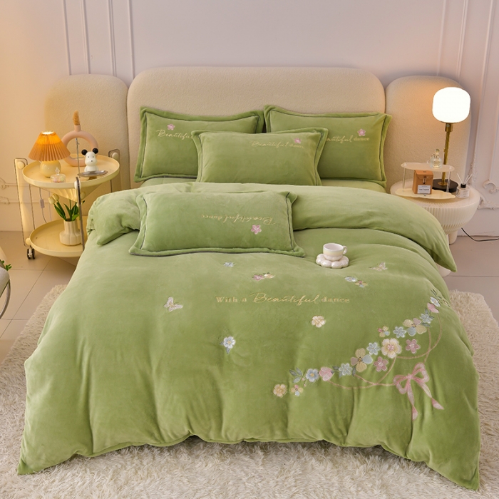 91家纺网 家纺一手货源 找家纺 畅畅家纺 2023高克重牛奶绒刺绣花四件套金貂法莱宝宝水晶雪花绒四件套 花海-草绿