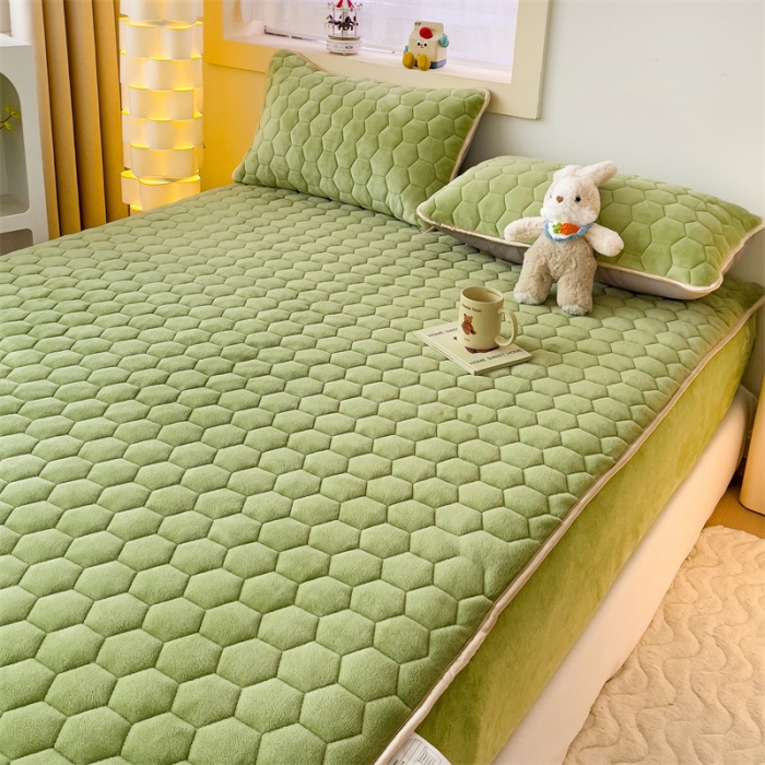 91家纺网 家纺一手货源 找家纺 梦舒羽 牛奶绒抗静电夹棉床笠床罩床单床盖床护垫套宿舍三件套 抹茶绿