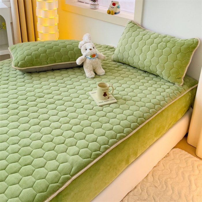 91家纺网 家纺一手货源 找家纺 梦舒羽 牛奶绒抗静电夹棉床笠床罩床单床盖床护垫套宿舍三件套 抹茶绿