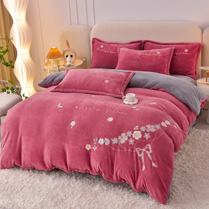 91家纺网 家纺一手货源 找家纺 畅畅家纺 2023高克重牛奶绒刺绣花四件套金貂法莱宝宝水晶雪花绒四件套 花海-豆沙+灰