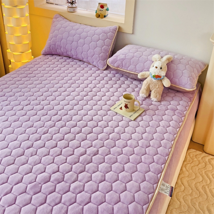 91家纺网 家纺一手货源 找家纺 梦舒羽 牛奶绒抗静电夹棉床笠床罩床单床盖床护垫套宿舍三件套 香芋紫