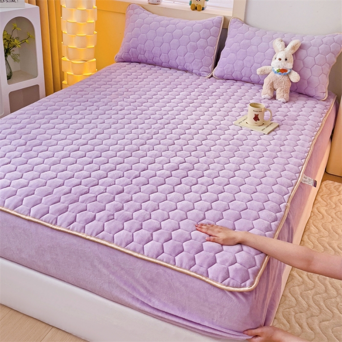 91家纺网 家纺一手货源 找家纺 梦舒羽 牛奶绒抗静电夹棉床笠床罩床单床盖床护垫套宿舍三件套 香芋紫