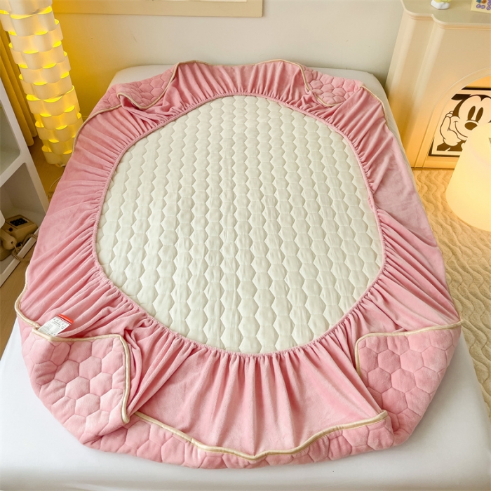 91家纺网 家纺一手货源 找家纺 梦舒羽 牛奶绒抗静电夹棉床笠床罩床单床盖床护垫套宿舍三件套 樱花粉