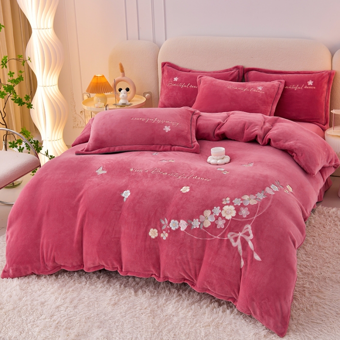 91家纺网 家纺一手货源 找家纺 畅畅家纺 2023高克重牛奶绒刺绣花四件套金貂法莱宝宝水晶雪花绒四件套 花海-红豆沙