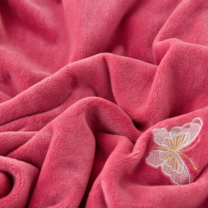 91家纺网 家纺一手货源 找家纺 畅畅家纺 2023高克重牛奶绒刺绣花四件套金貂法莱宝宝水晶雪花绒四件套 花海-红豆沙