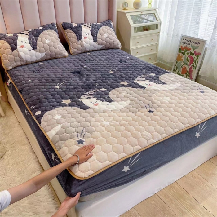 91家纺网 家纺一手货源 找家纺 梦舒羽牛奶绒抗静电夹棉床笠床罩床单床盖床护垫套宿舍三件套 月亮宝宝