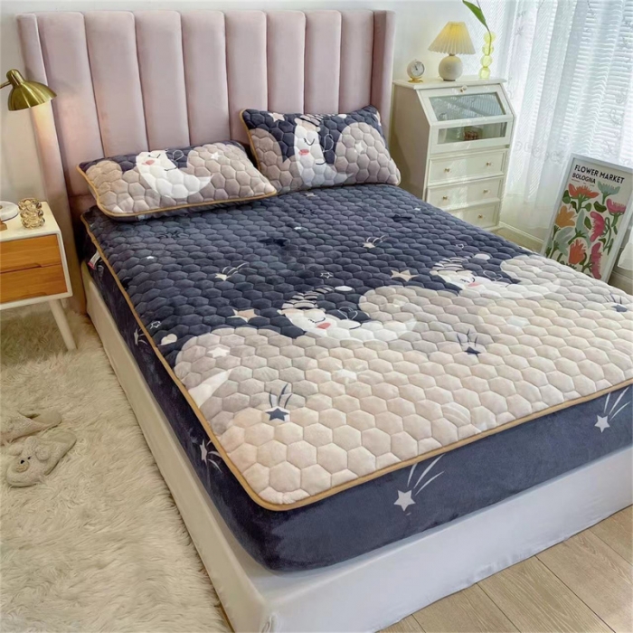 91家纺网 家纺一手货源 找家纺 梦舒羽牛奶绒抗静电夹棉床笠床罩床单床盖床护垫套宿舍三件套 月亮宝宝