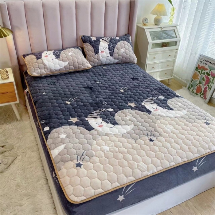 91家纺网 家纺一手货源 找家纺 梦舒羽牛奶绒抗静电夹棉床笠床罩床单床盖床护垫套宿舍三件套 月亮宝宝