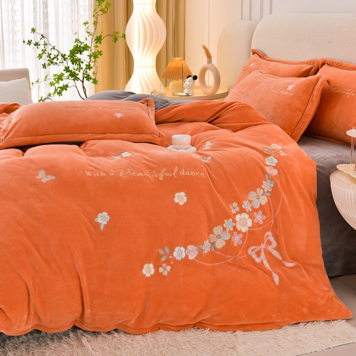 91家纺网 家纺一手货源 找家纺 畅畅家纺 2023高克重牛奶绒刺绣花四件套金貂法莱宝宝水晶雪花绒四件套 花海-桔+灰