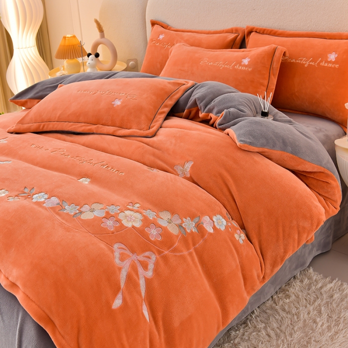 91家纺网 家纺一手货源 找家纺 畅畅家纺 2023高克重牛奶绒刺绣花四件套金貂法莱宝宝水晶雪花绒四件套 花海-桔+灰