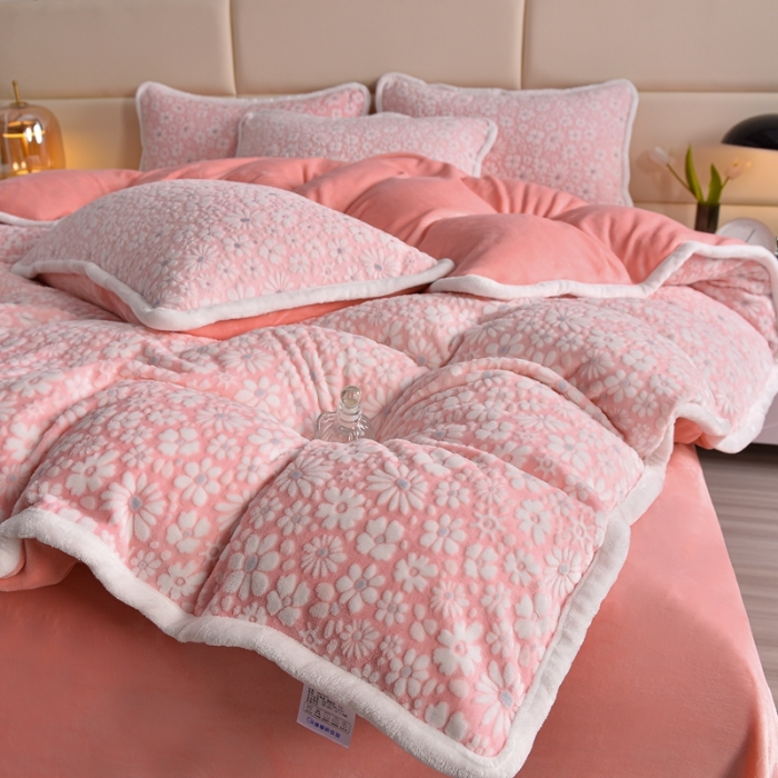 91家纺网 家纺一手货源 找家纺 畅畅家纺 2023新款A类雕花绒牛奶绒四件套 绒雪花-粉