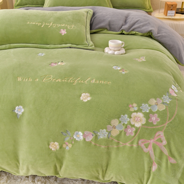 91家纺网 家纺一手货源 找家纺 畅畅家纺 2023高克重牛奶绒刺绣花四件套金貂法莱宝宝水晶雪花绒四件套 花海-绿+灰