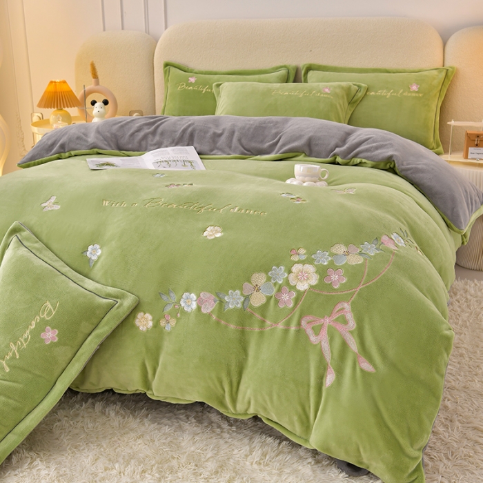 91家纺网 家纺一手货源 找家纺 畅畅家纺 2023高克重牛奶绒刺绣花四件套金貂法莱宝宝水晶雪花绒四件套 花海-绿+灰