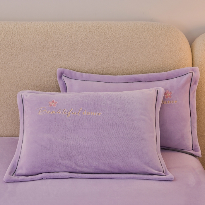 91家纺网 家纺一手货源 找家纺 畅畅家纺 2023高克重牛奶绒刺绣花四件套金貂法莱宝宝水晶雪花绒四件套 花海-紫