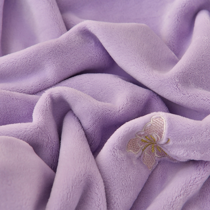 91家纺网 家纺一手货源 找家纺 畅畅家纺 2023高克重牛奶绒刺绣花四件套金貂法莱宝宝水晶雪花绒四件套 花海-紫+灰