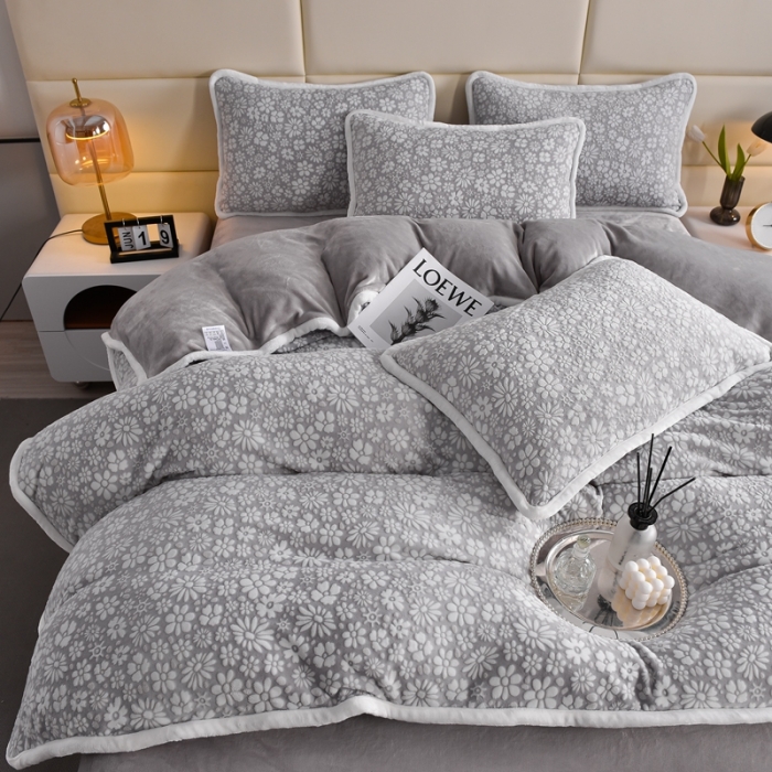 91家纺网 家纺一手货源 找家纺 畅畅家纺 2023新款A类雕花绒牛奶绒四件套 绒雪花-灰
