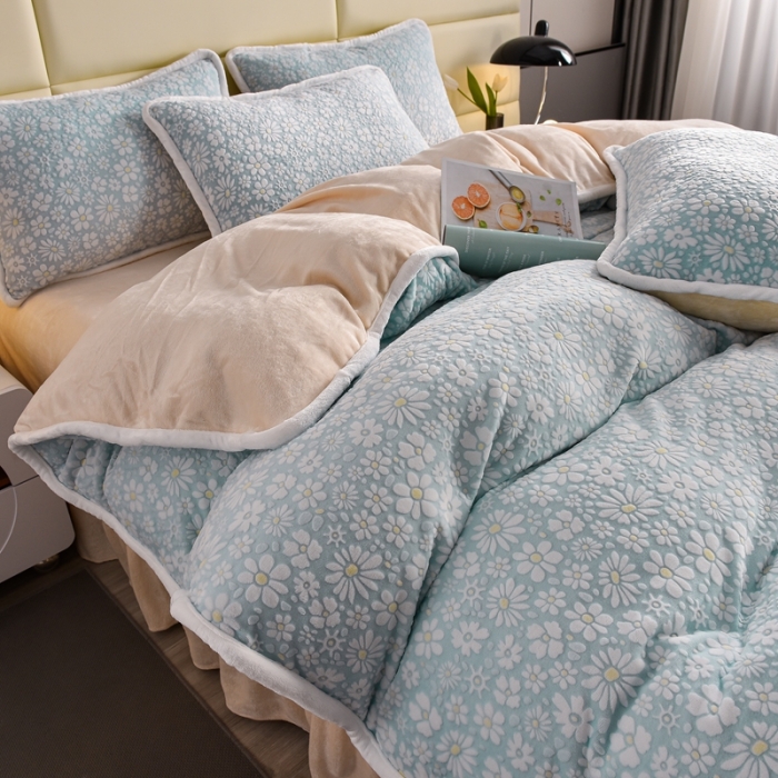 91家纺网 家纺一手货源 找家纺 畅畅家纺 2023新款A类雕花绒牛奶绒四件套 绒雪花-蓝