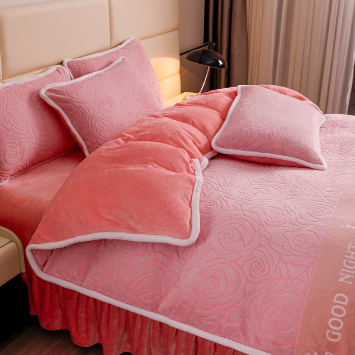 91家纺网 家纺一手货源 找家纺 畅畅家纺 2023新款A类雕花绒牛奶绒四件套 山茶花-粉