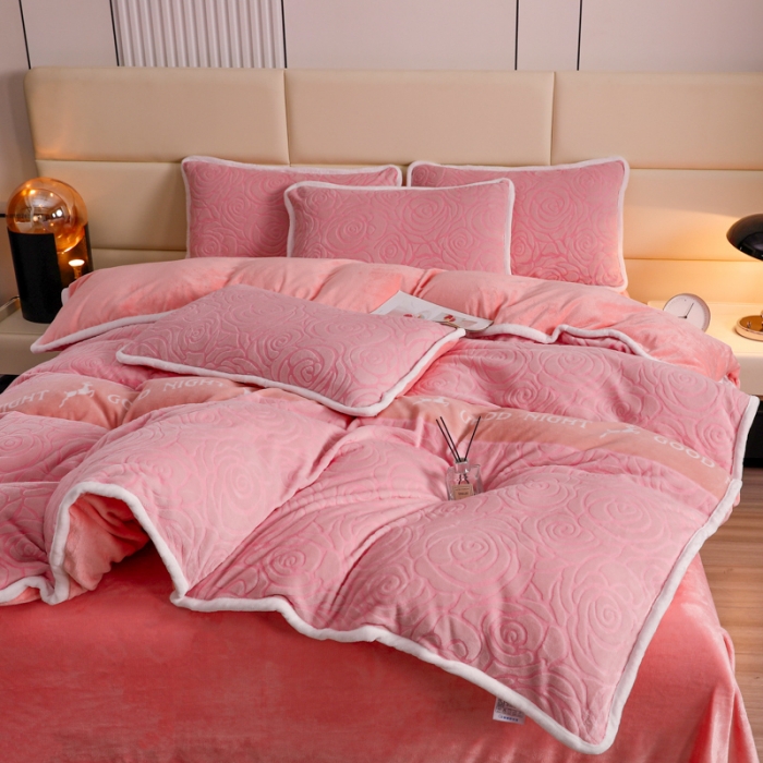 91家纺网 家纺一手货源 找家纺 畅畅家纺 2023新款A类雕花绒牛奶绒四件套 山茶花-粉