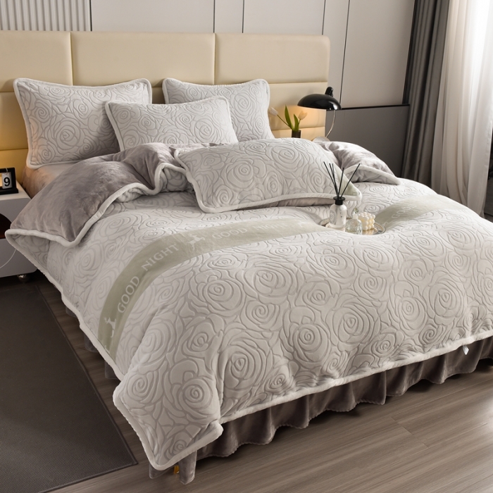 91家纺网 家纺一手货源 找家纺 畅畅家纺 2023新款A类雕花绒牛奶绒四件套 山茶花-浅灰