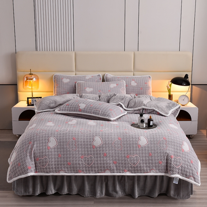 91家纺网 家纺一手货源 找家纺 畅畅家纺 2023新款A类雕花绒牛奶绒四件套 心心相印