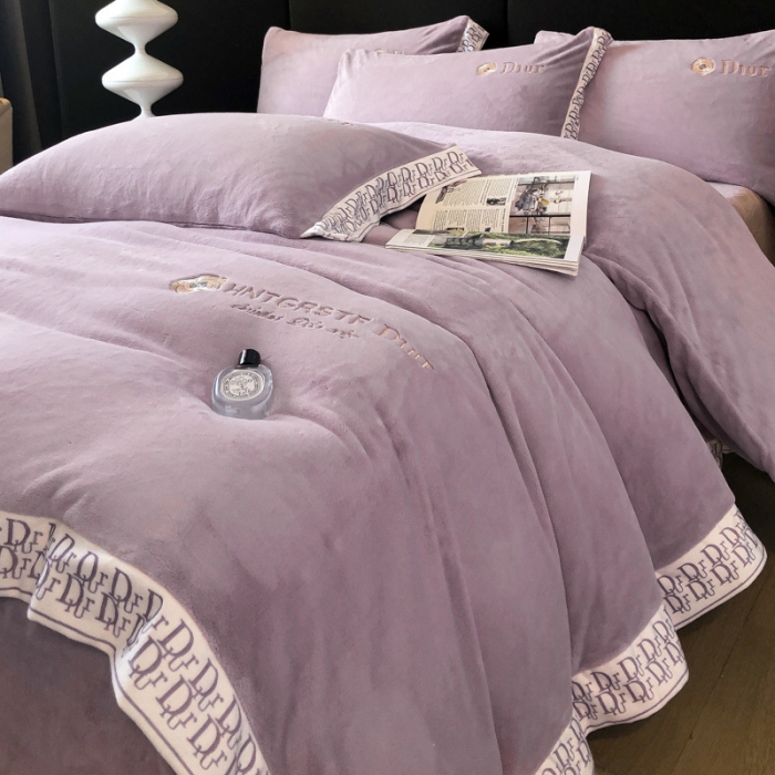 91家纺网 家纺一手货源 找家纺 露梦 2025新款高克重牛奶绒刺绣四件套-简素 （风格一）简素-香芋紫