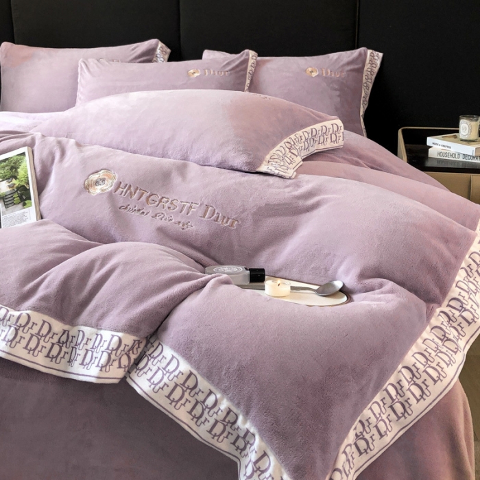 91家纺网 家纺一手货源 找家纺 露梦 2025新款高克重牛奶绒刺绣四件套-简素 （风格一）简素-香芋紫