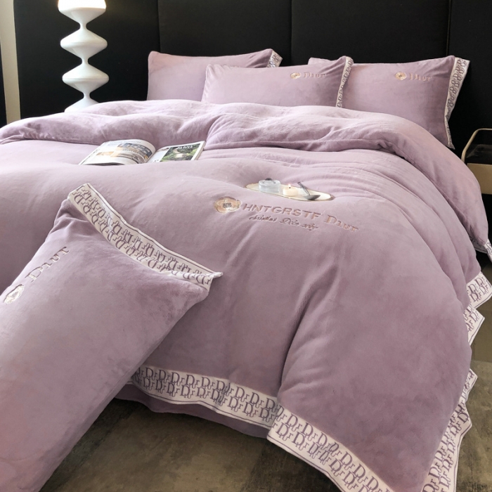 91家纺网 家纺一手货源 找家纺 露梦 2025新款高克重牛奶绒刺绣四件套-简素 （风格一）简素-香芋紫